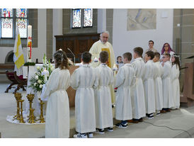 Feier der 1. Heiligen Kommunion in Sankt Crescentius (Foto: Karl-Franz Thiede)